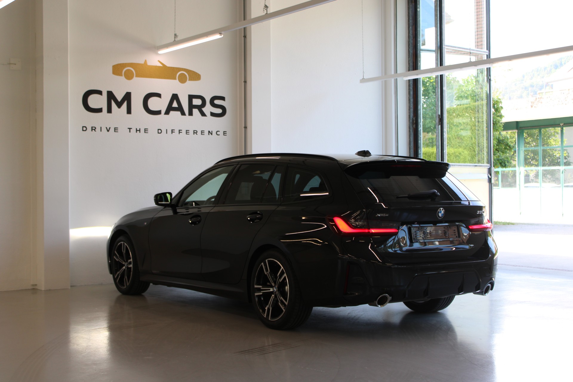 BMW 330i xDrive Steptronic M Sport-image-5