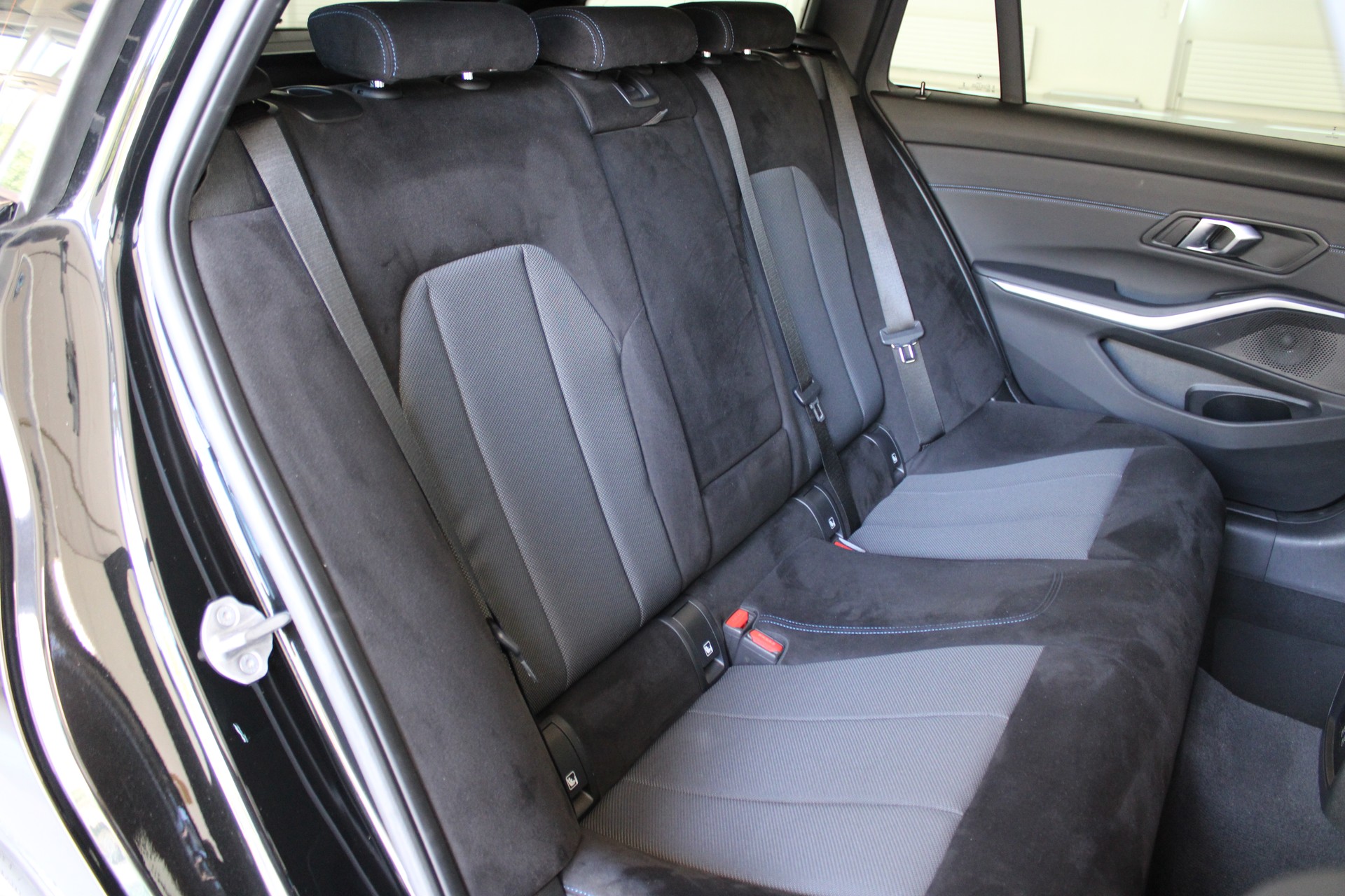 BMW 330i xDrive Steptronic M Sport-image-14