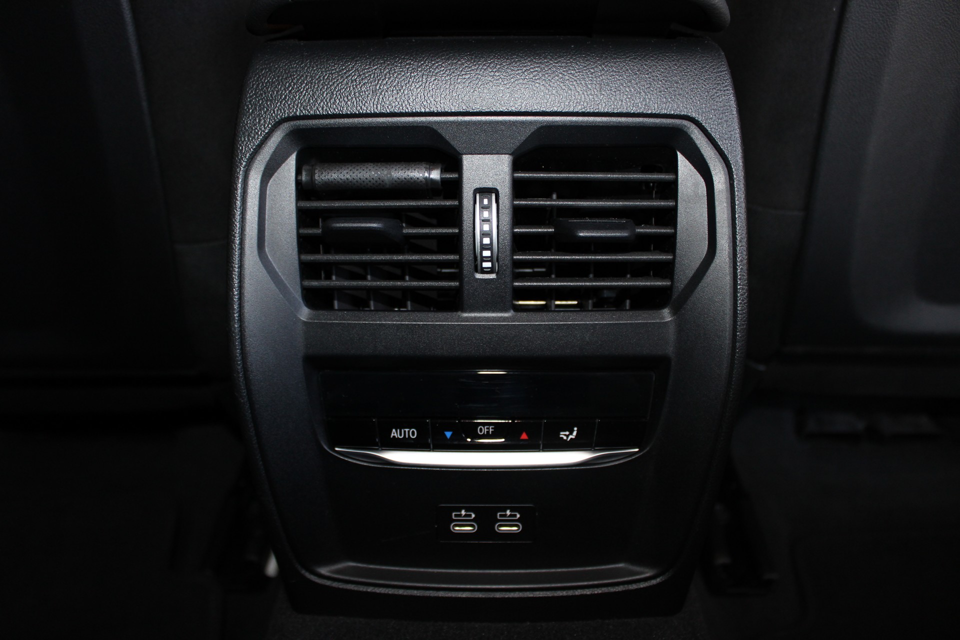 BMW 330i xDrive Steptronic M Sport-image-15