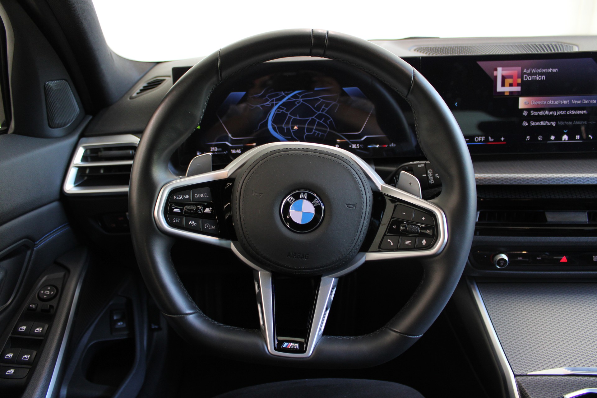 BMW 330i xDrive Steptronic M Sport-image-10