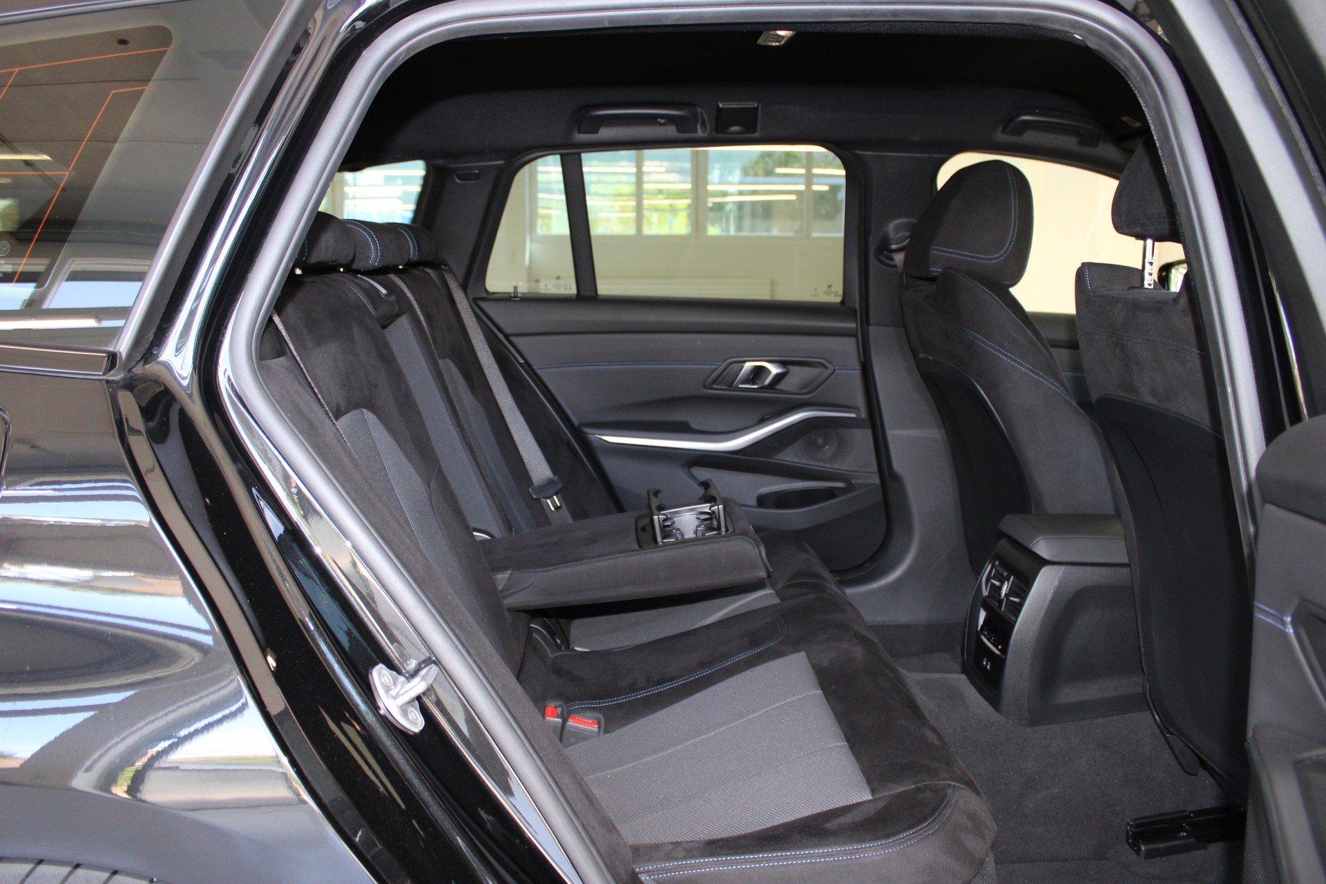BMW 330i xDrive Steptronic M Sport-image-12