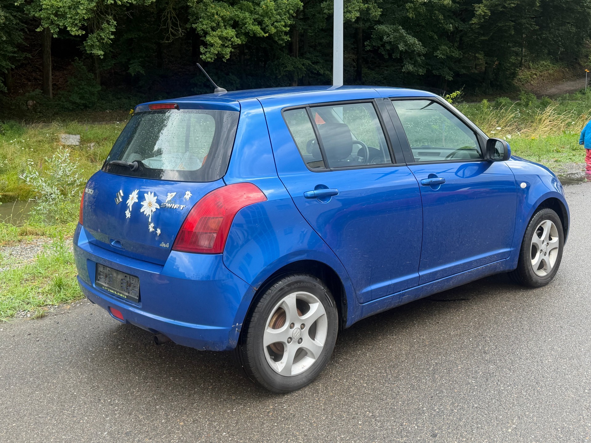 SUZUKI Swift 1.3i 16V GL Top 4x4-image-4