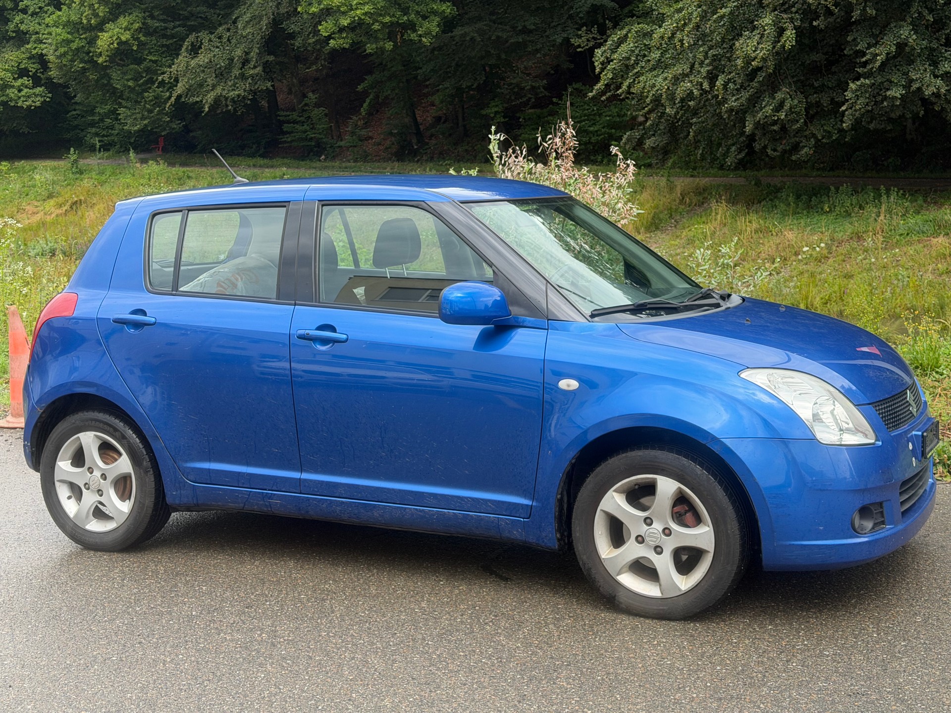 SUZUKI Swift 1.3i 16V GL Top 4x4-image-3