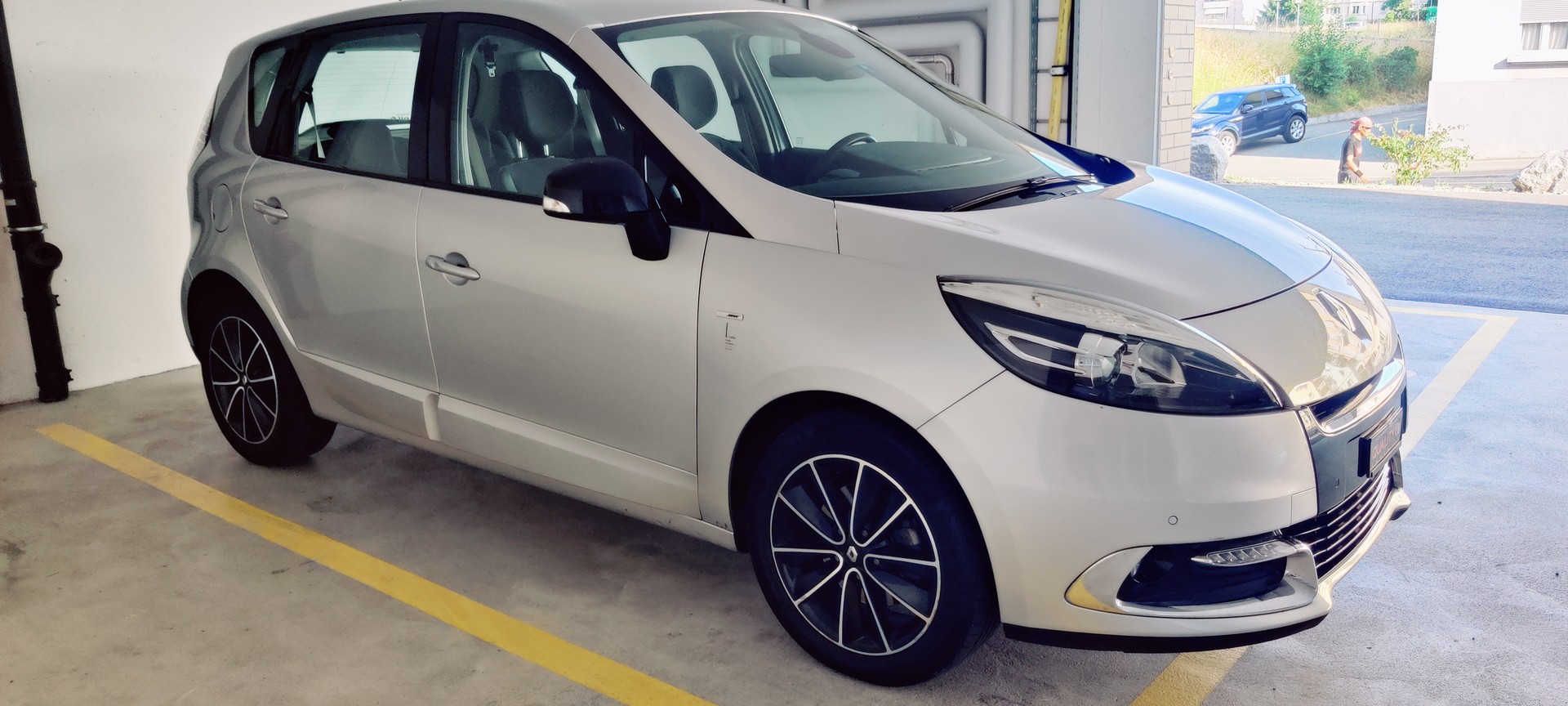 RENAULT Scénic 1.4 16V Turbo Dynamique-image-2
