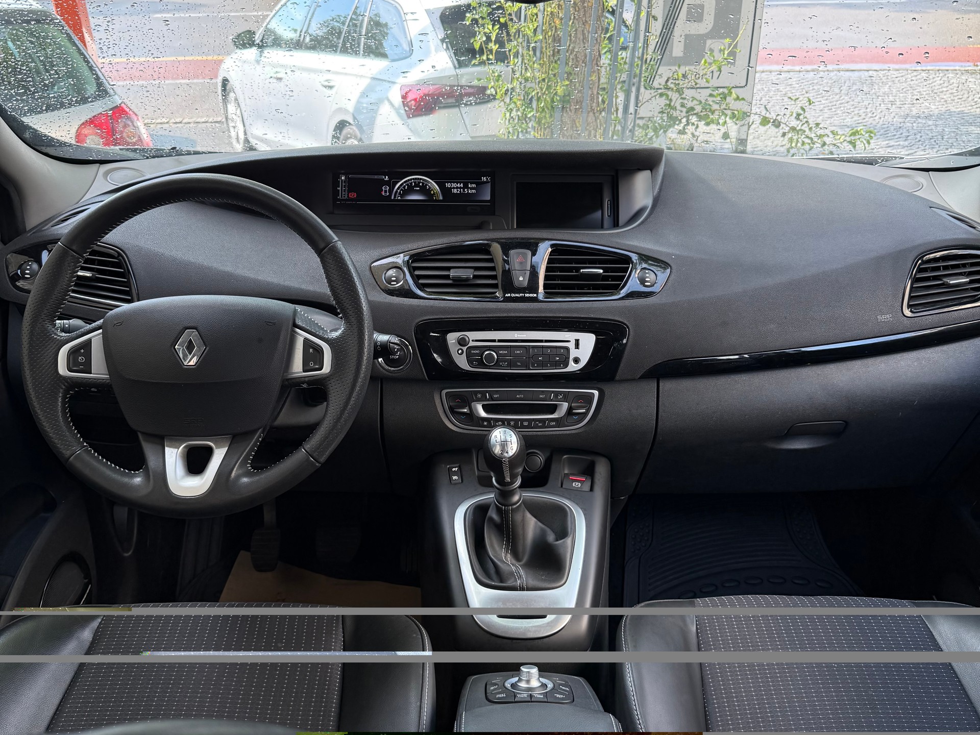 RENAULT Scénic 1.4 16V Turbo Dynamique-image-7