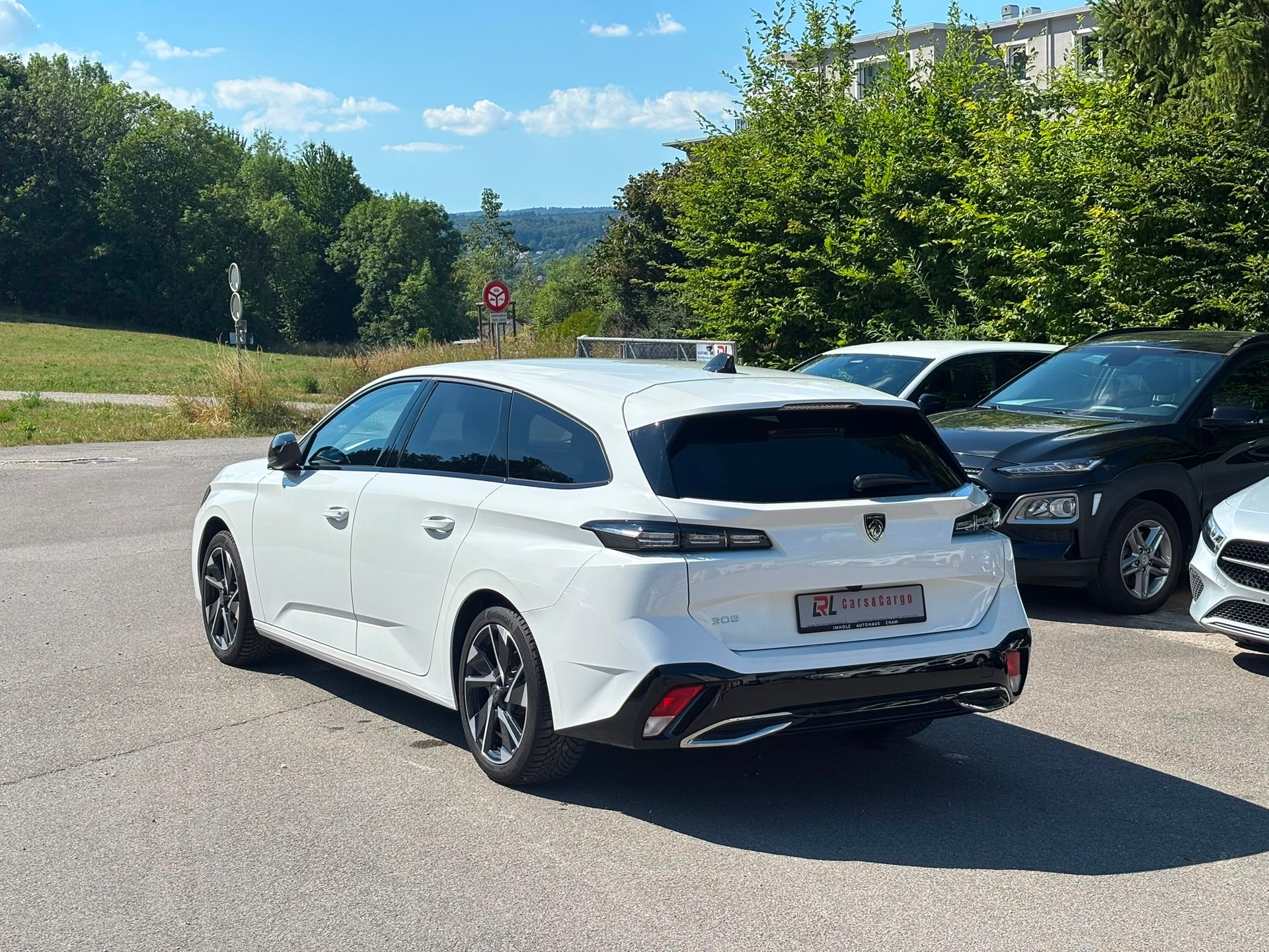 PEUGEOT 308 SW 1.5 BlueHDI Allure Pack EAT8-image-4