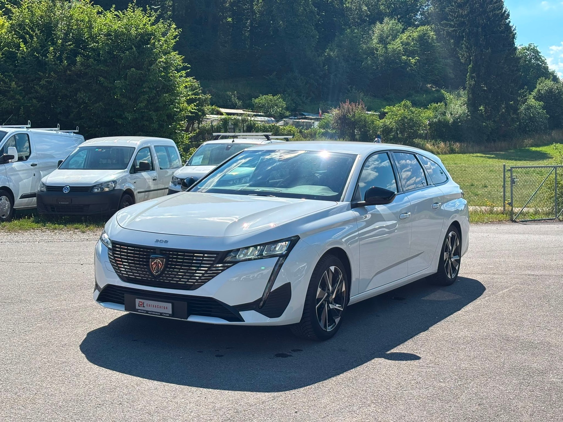 PEUGEOT 308 SW 1.5 BlueHDI Allure Pack EAT8-image-2