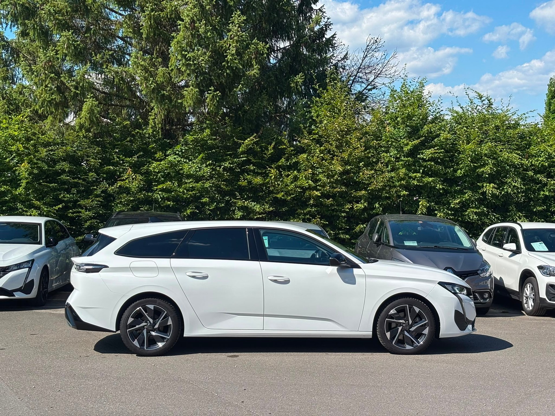 PEUGEOT 308 SW 1.5 BlueHDI Allure Pack EAT8-image-7