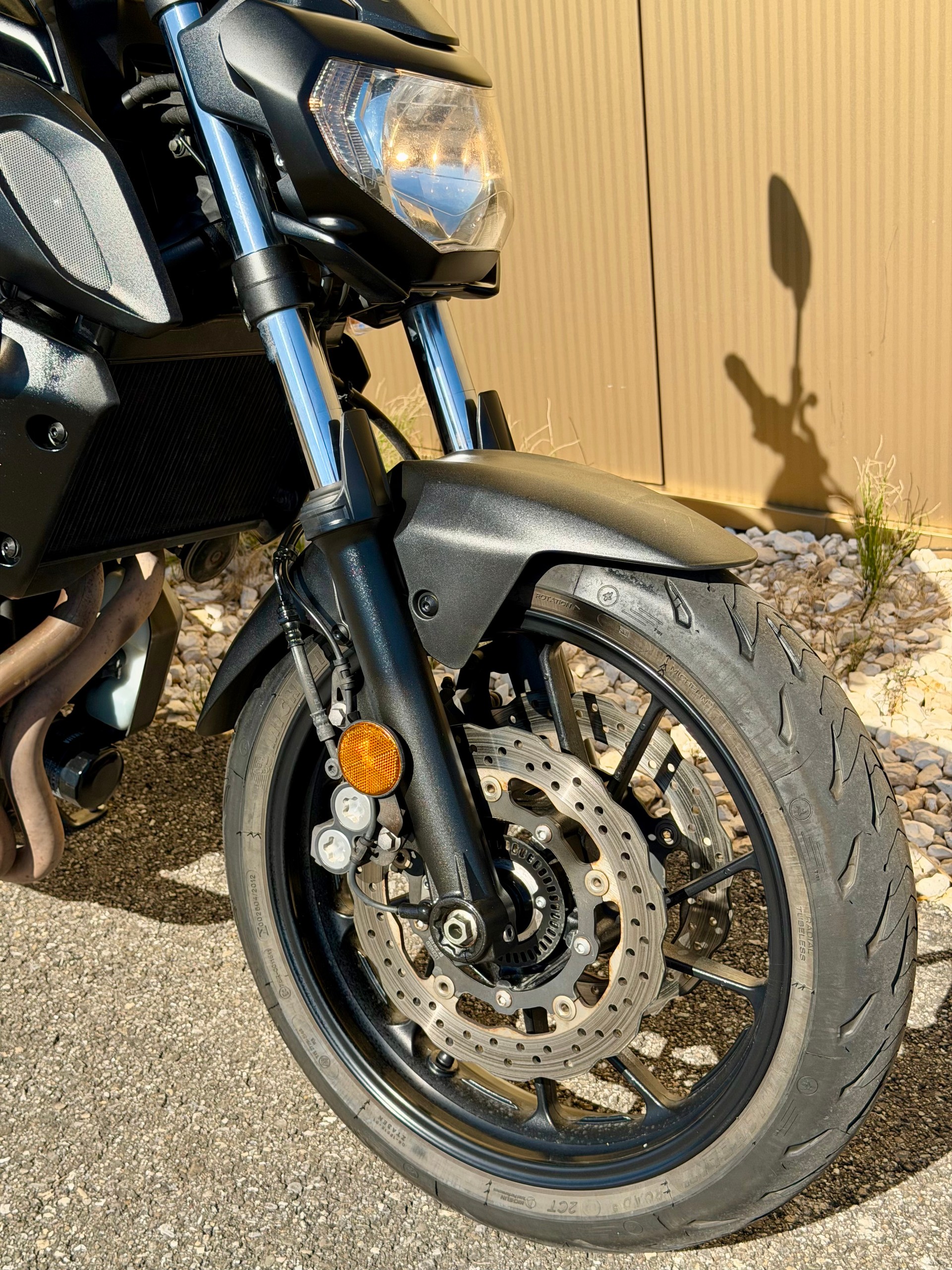 YAMAHA MT-07 ABS (35kW)-showroom-element-1