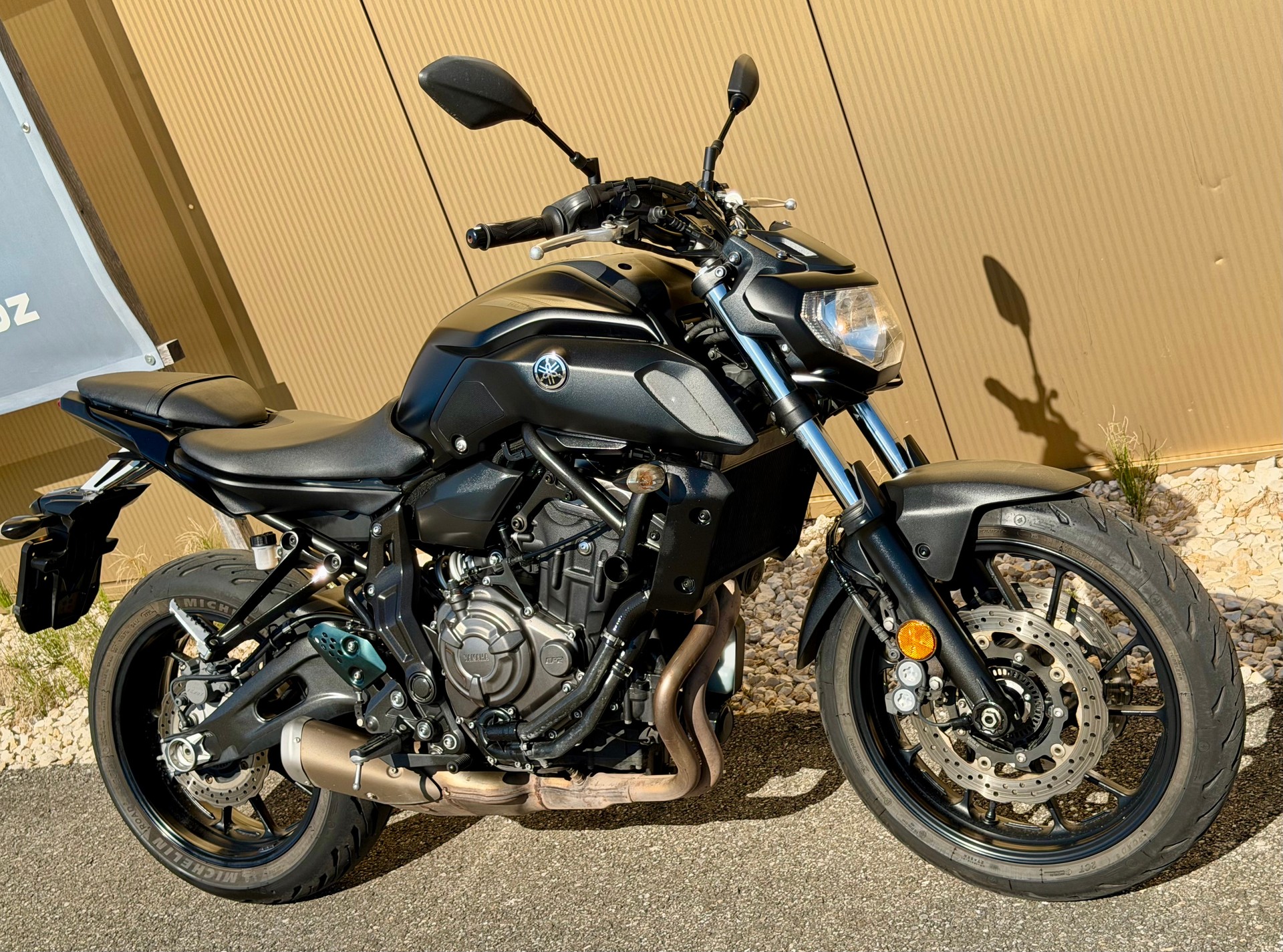 YAMAHA MT-07 ABS (35kW)-showroom-element-2