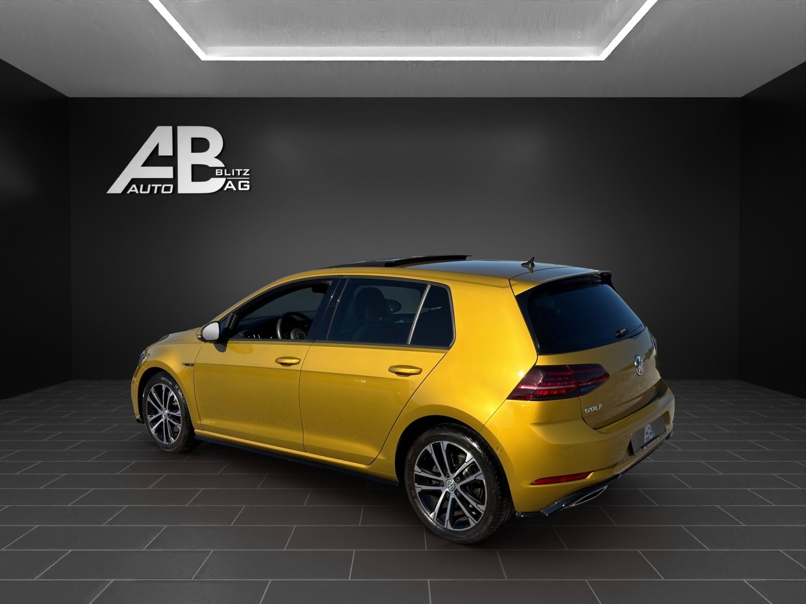 VW Golf VII 1.5 TSI R-Line EVO Highline DSG mit 150 PS-showroom-element-2
