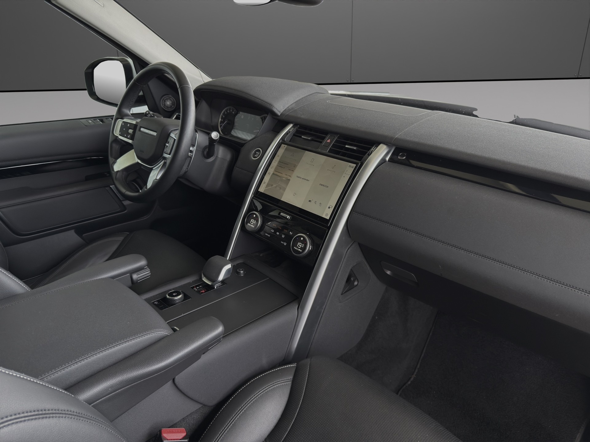 LAND ROVER Discovery 3.0D I6 250 AWD Automatic-image-11