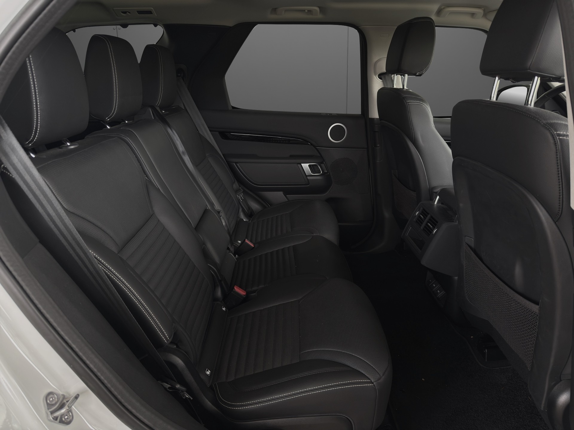 LAND ROVER Discovery 3.0D I6 250 AWD Automatic-image-9