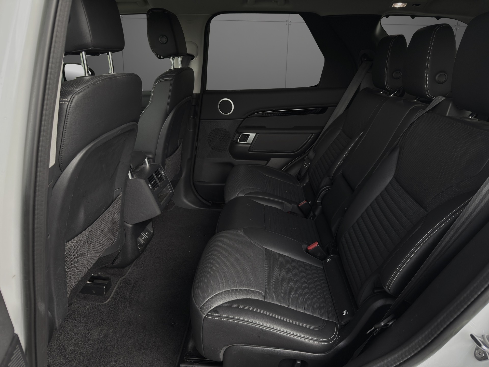 LAND ROVER Discovery 3.0D I6 250 AWD Automatic-image-7