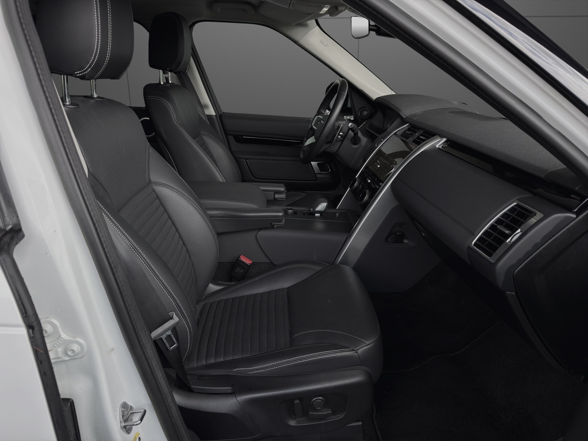LAND ROVER Discovery 3.0D I6 250 AWD Automatic-image-10