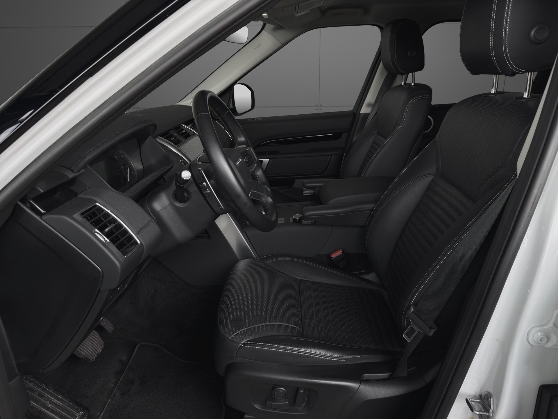 LAND ROVER Discovery 3.0D I6 250 AWD Automatic-image-5