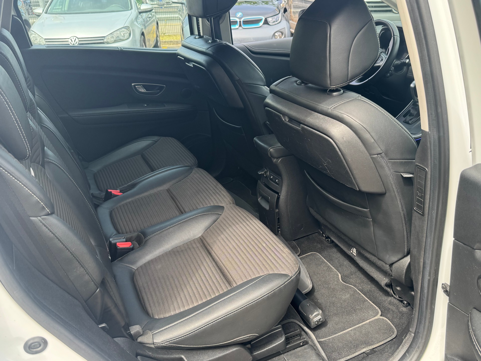 RENAULT Grand Scénic 1.3 16V Turbo Initiale Paris EDC-image-4