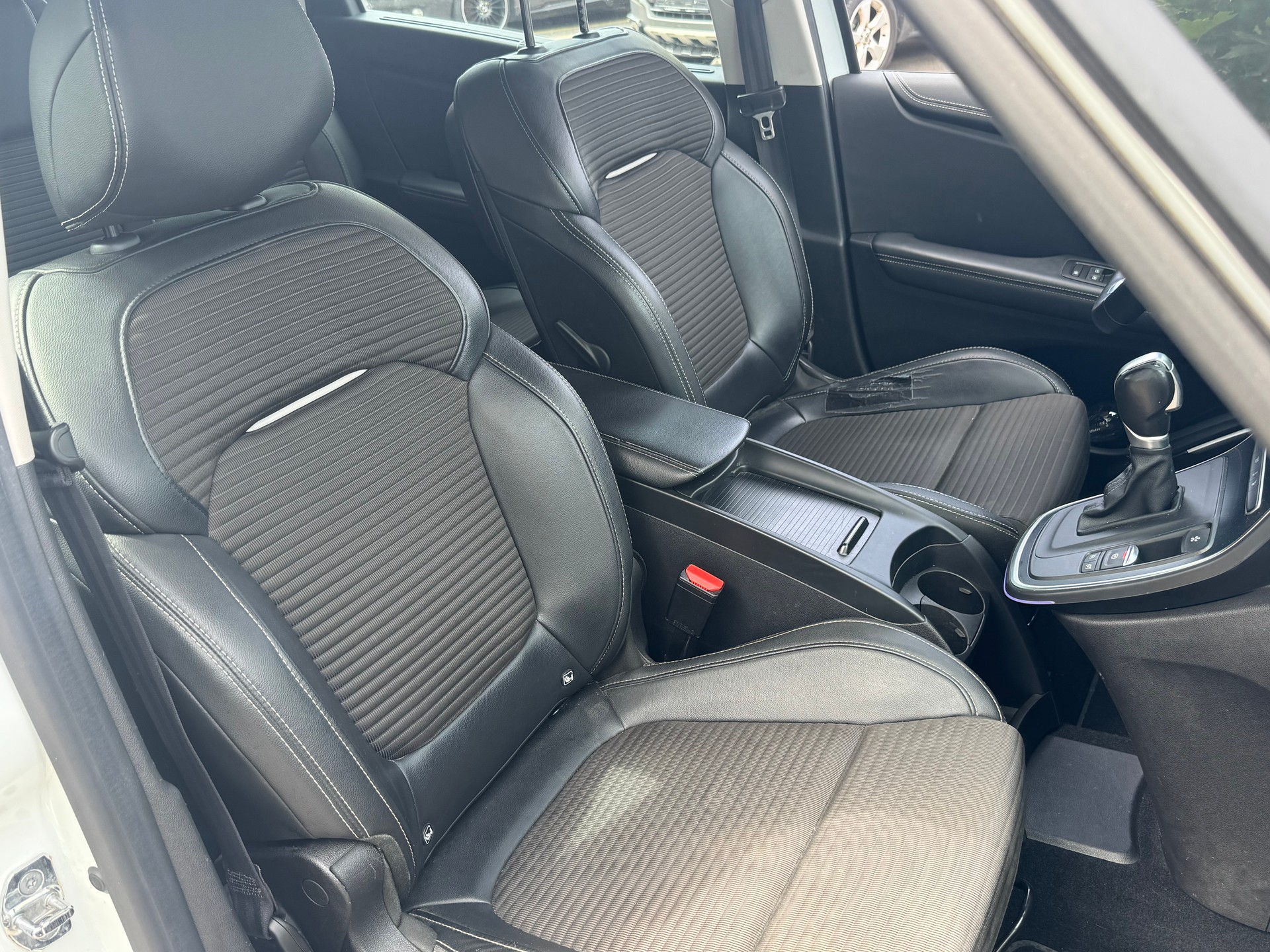 RENAULT Grand Scénic 1.3 16V Turbo Initiale Paris EDC-image-6