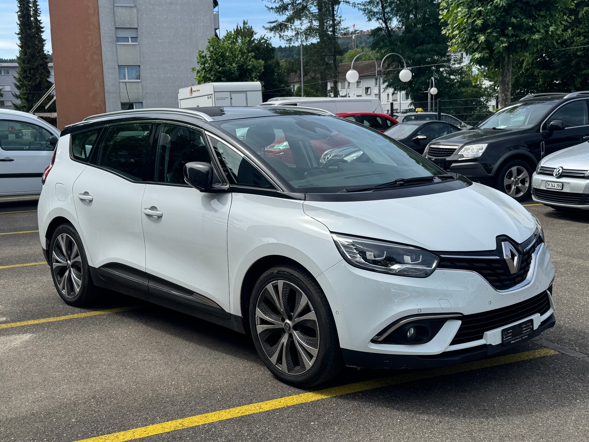 RENAULT Grand Scénic 1.3 16V Turbo Initiale Paris EDC-image-2