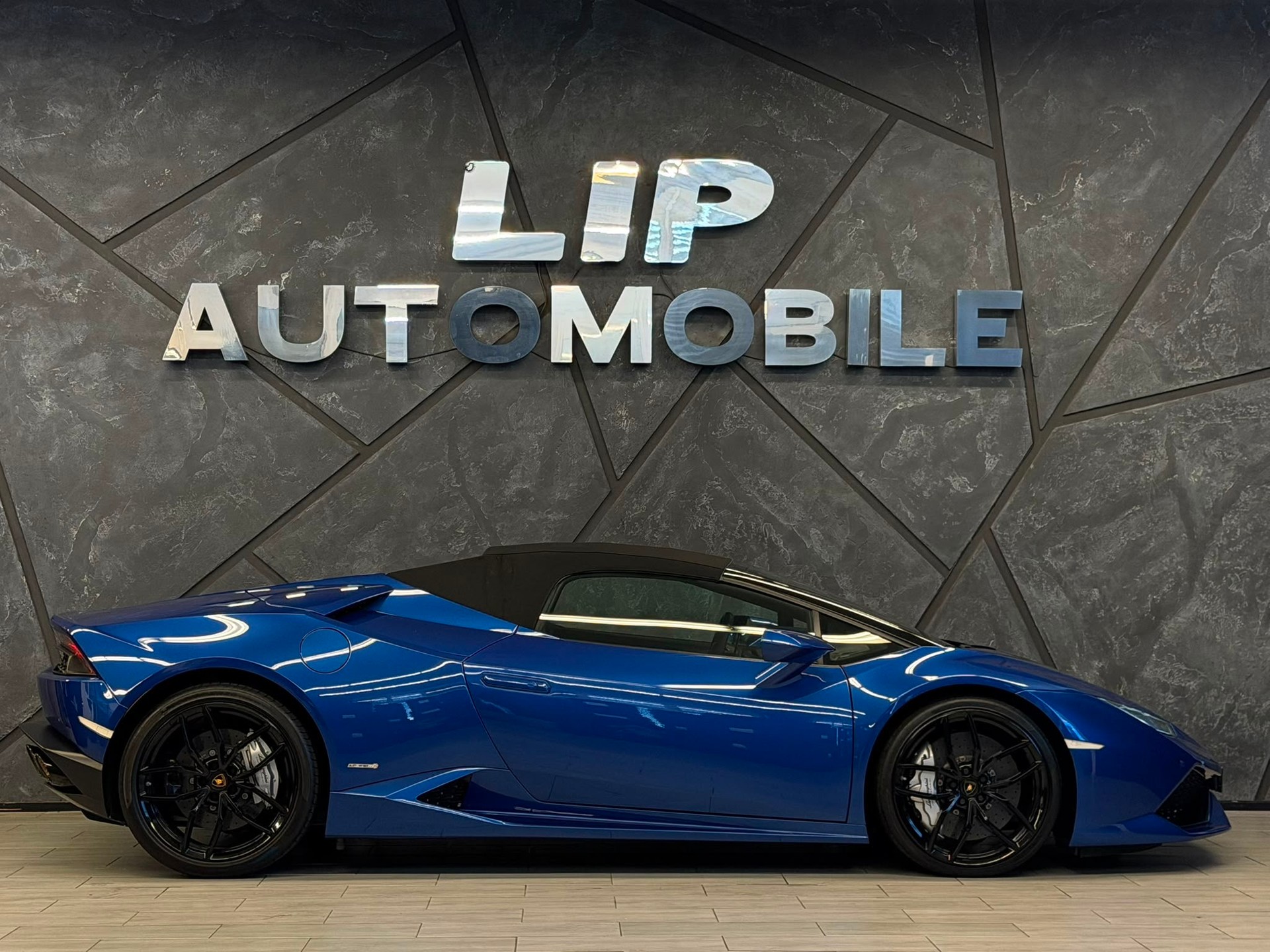 LAMBORGHINI Huracan LP610-4 Spyder DCT-image-5