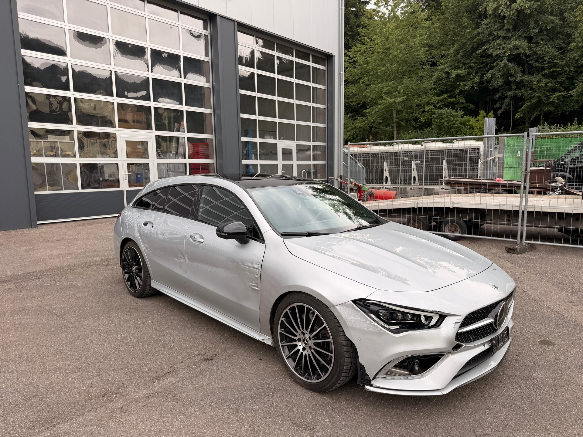 MERCEDES-BENZ CLA Shooting Brake 220 d 4Matic AMG Line-image-2