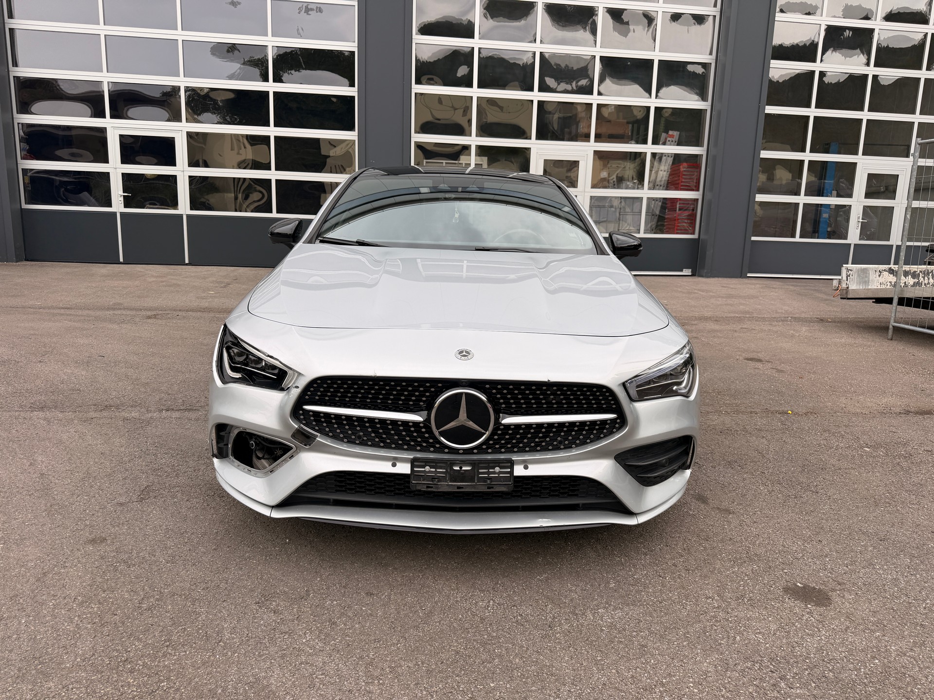 MERCEDES-BENZ CLA Shooting Brake 220 d 4Matic AMG Line-image-0