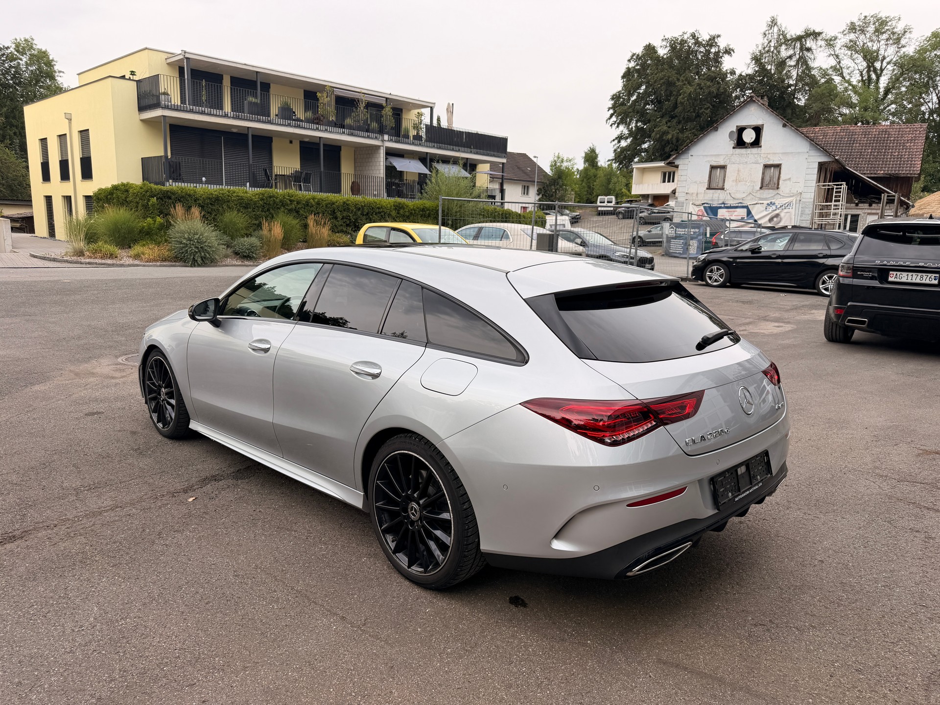 MERCEDES-BENZ CLA Shooting Brake 220 d 4Matic AMG Line-image-5