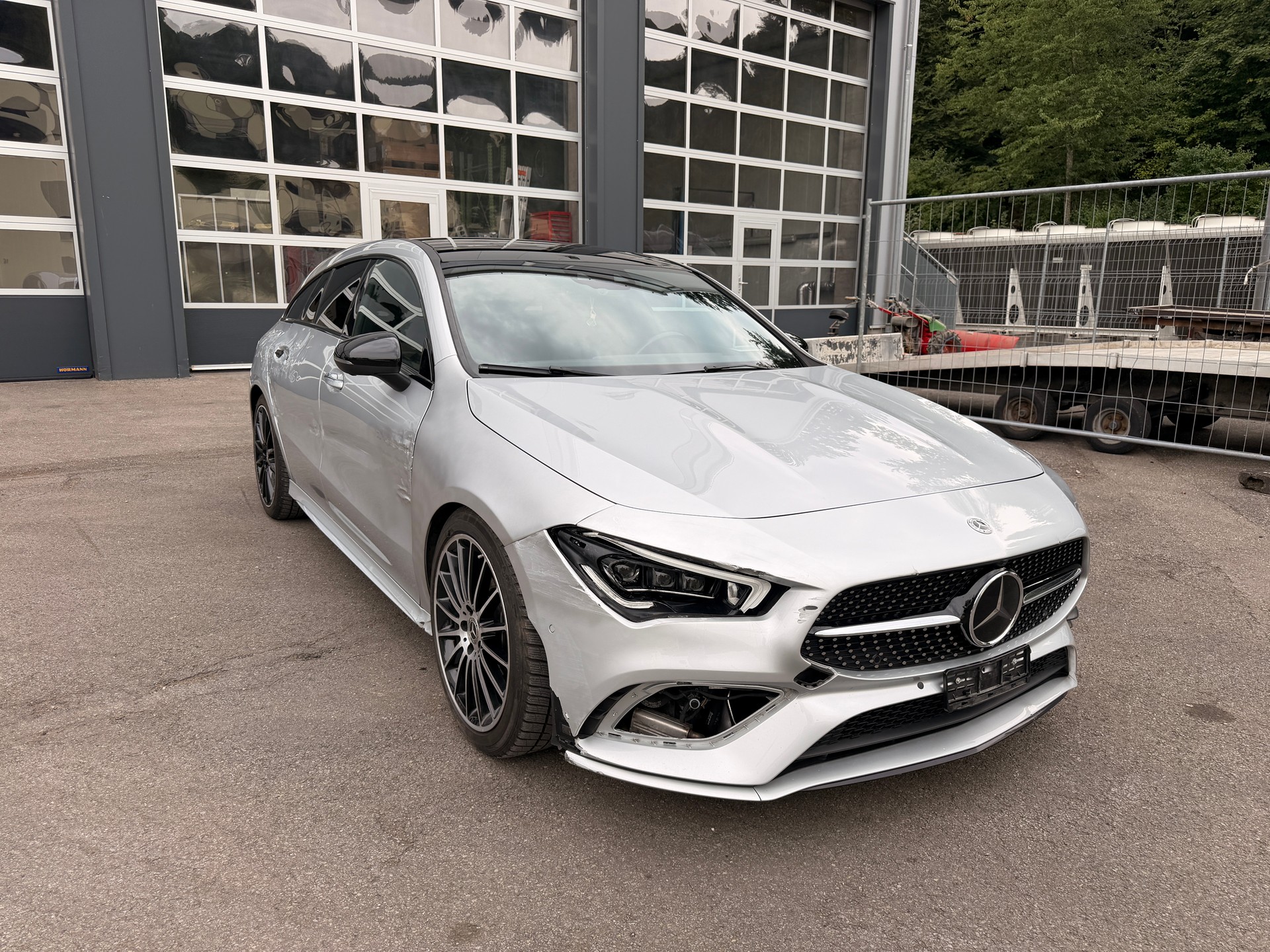 MERCEDES-BENZ CLA Shooting Brake 220 d 4Matic AMG Line-image-1