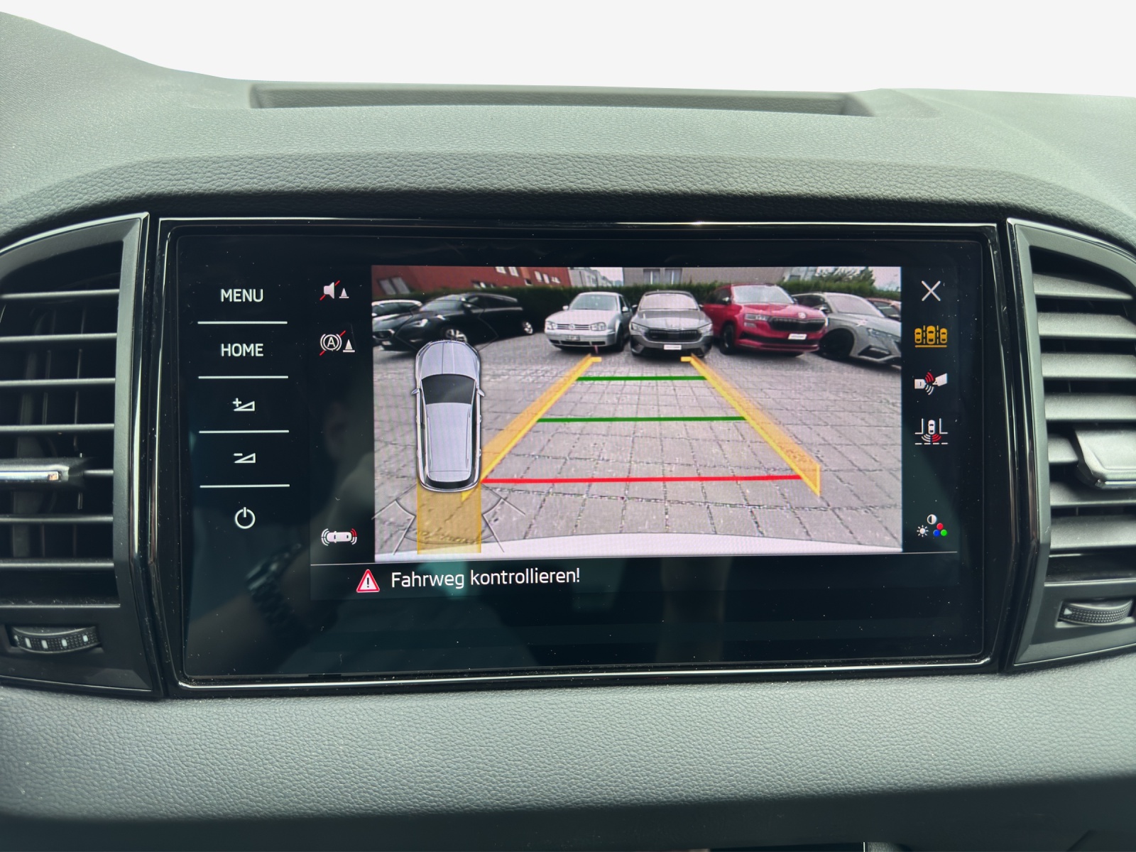 SKODA Karoq 2.0 TSI SportLine 4x4 DSG-image-13