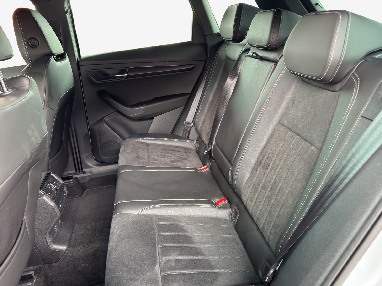 SKODA Karoq 2.0 TSI SportLine 4x4 DSG-image-11