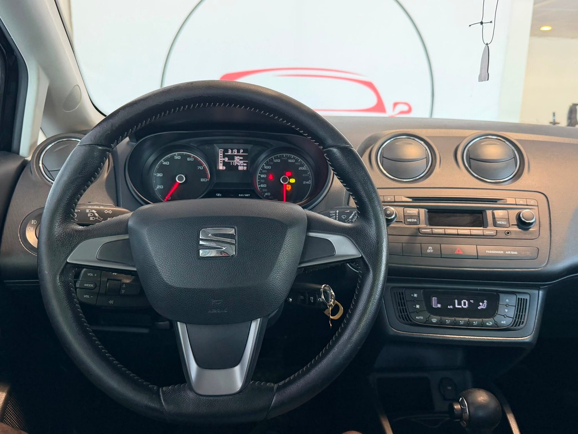SEAT Ibiza SC 1.2 TSI FR DSG-image-12