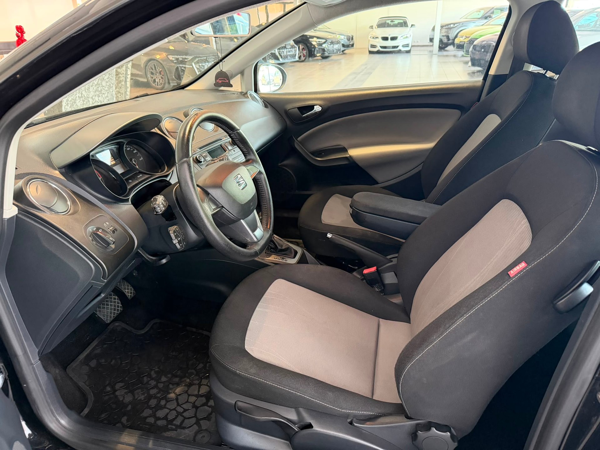 SEAT Ibiza SC 1.2 TSI FR DSG-image-7