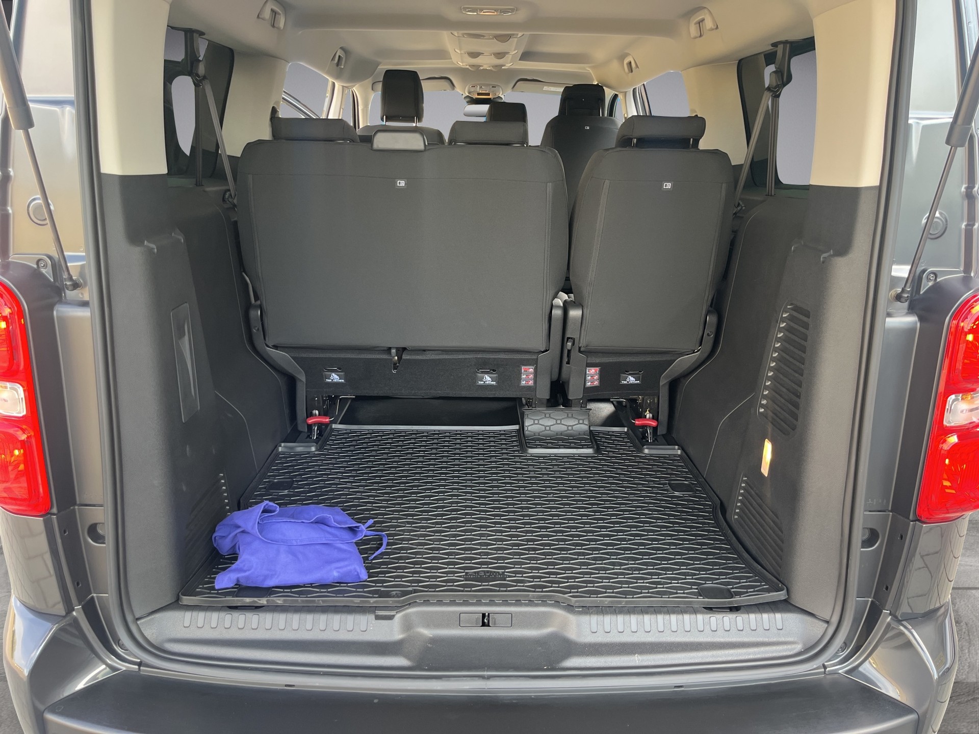 CITROEN Spacetourer 2.2 BlueHDi You XL *9 Plätzer, Automat, AHK,*-image-9