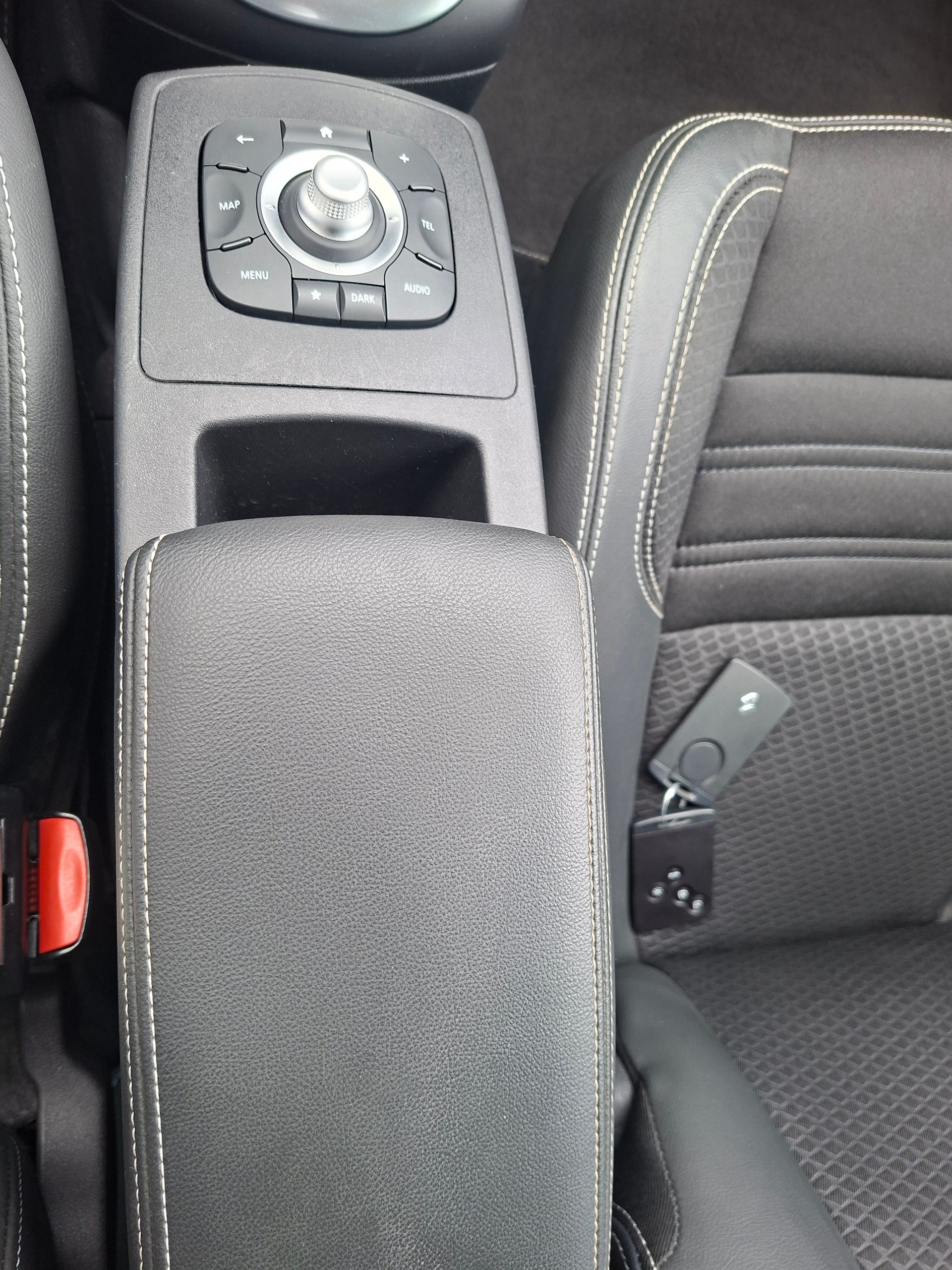 RENAULT Scénic 1.2 16V Turbo Bose-image-13