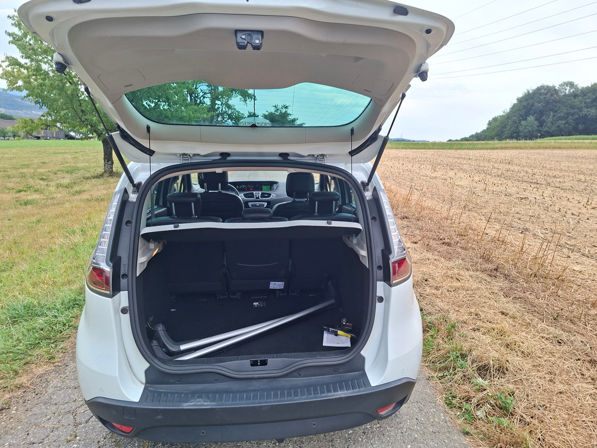 RENAULT Scénic 1.2 16V Turbo Bose-image-17