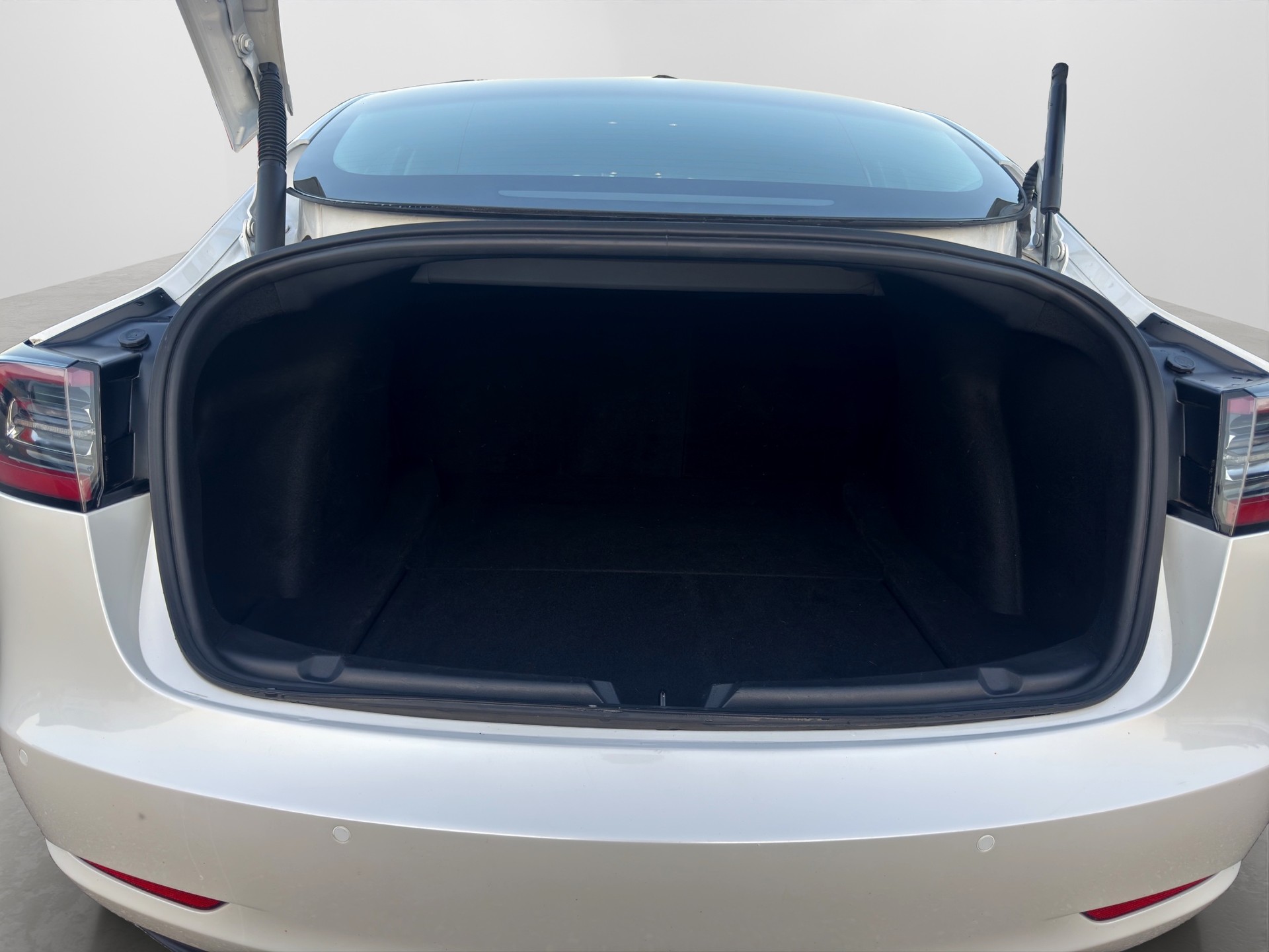 TESLA Model 3 Long Range Dual Motor AWD-image-20