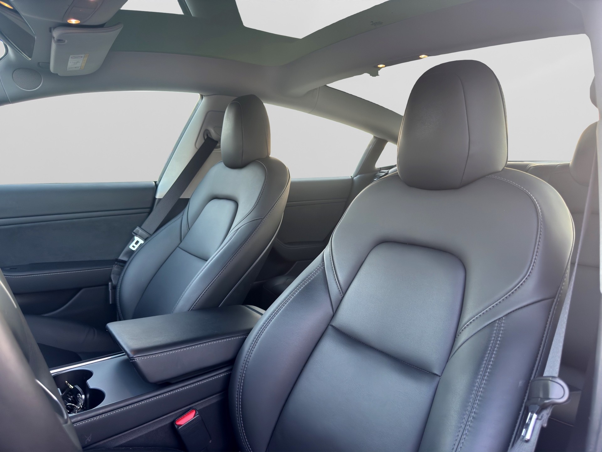 TESLA Model 3 Long Range Dual Motor AWD-image-8