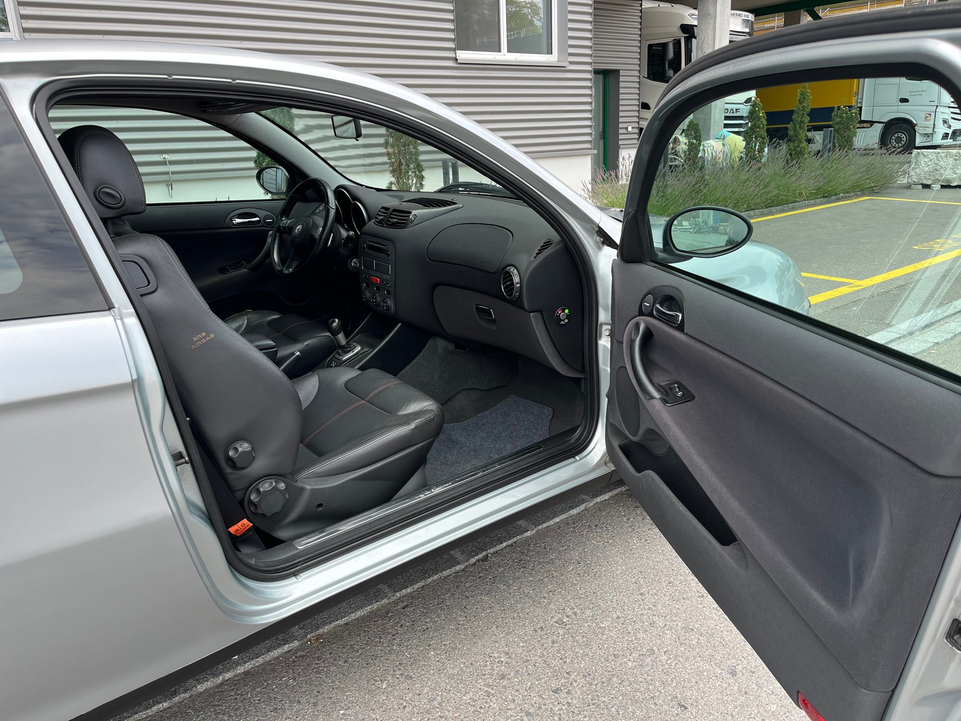 ALFA ROMEO Halbautomat frisch MFK und frisch Servic 2.0i-image-9