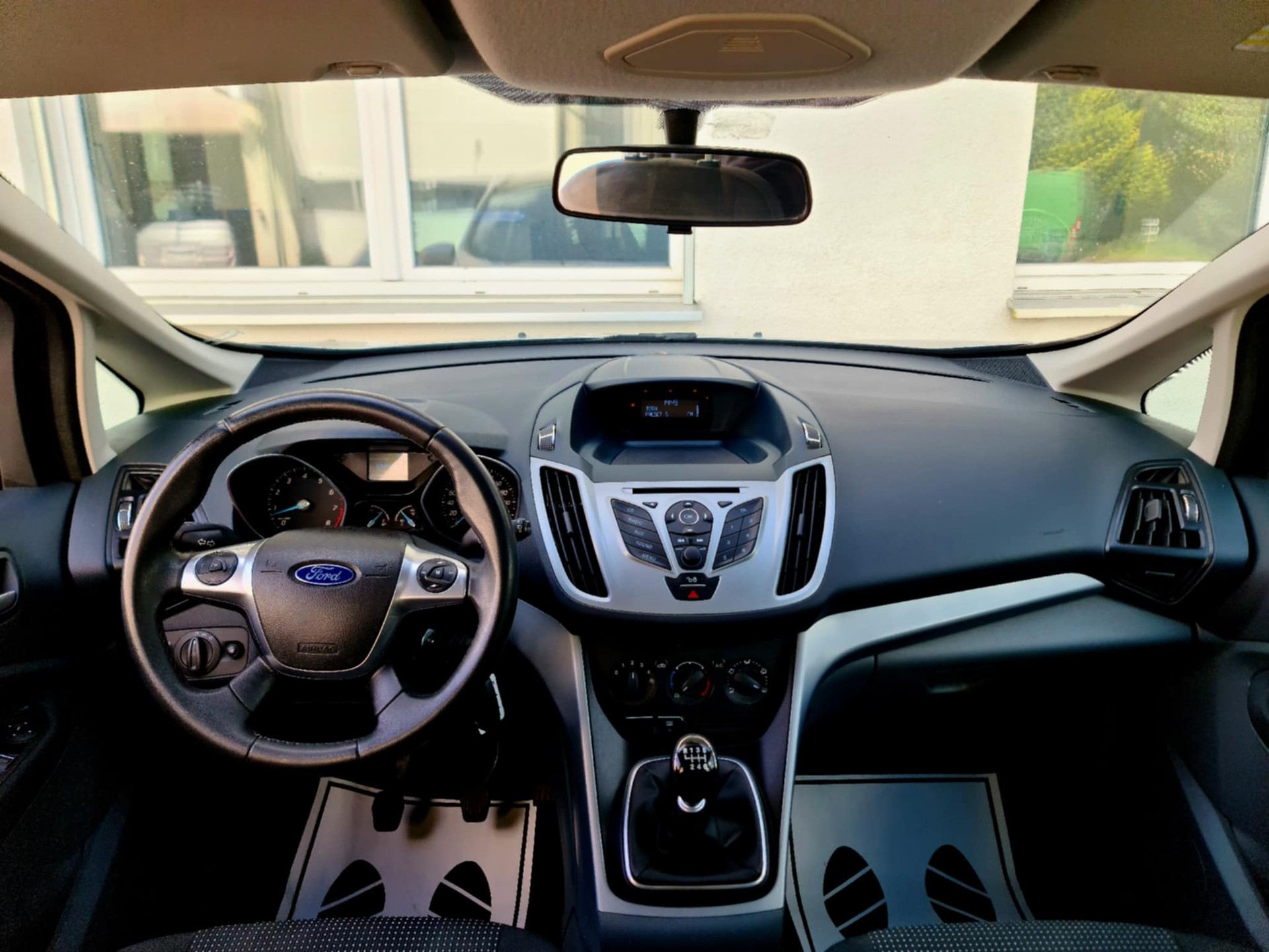 FORD C-Max 1.6 SCTi Titanium-image-8