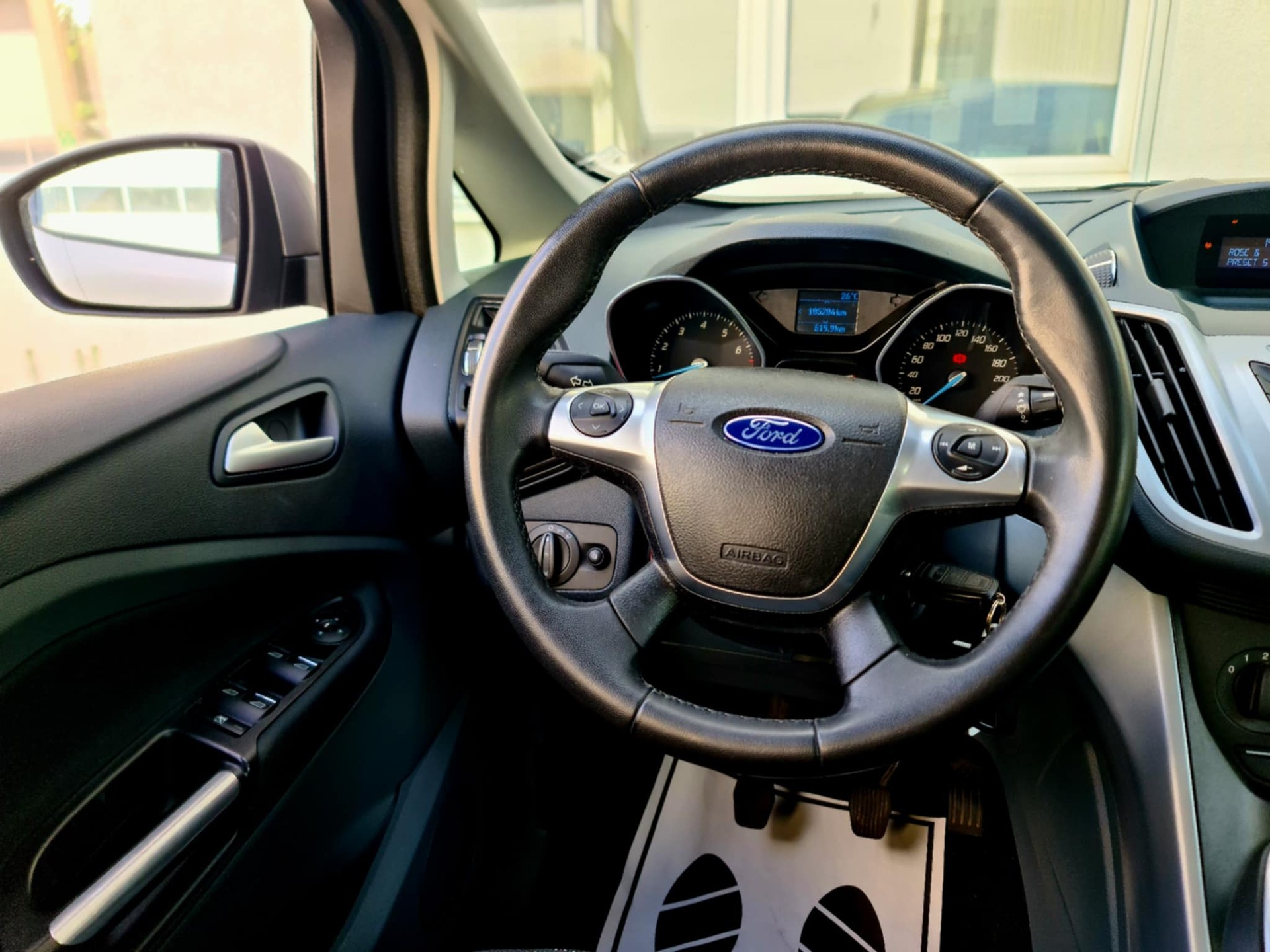 FORD C-Max 1.6 SCTi Titanium-image-9