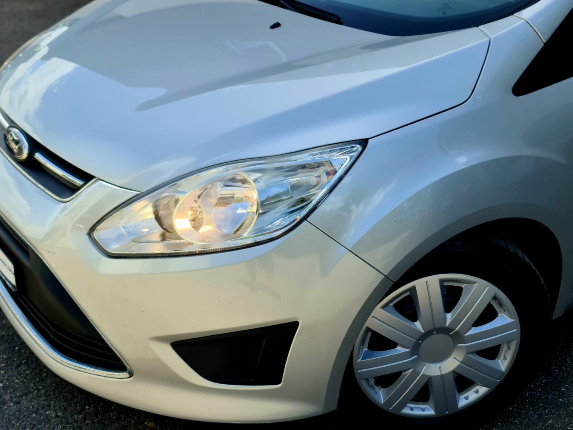 FORD C-Max 1.6 SCTi Titanium-image-1