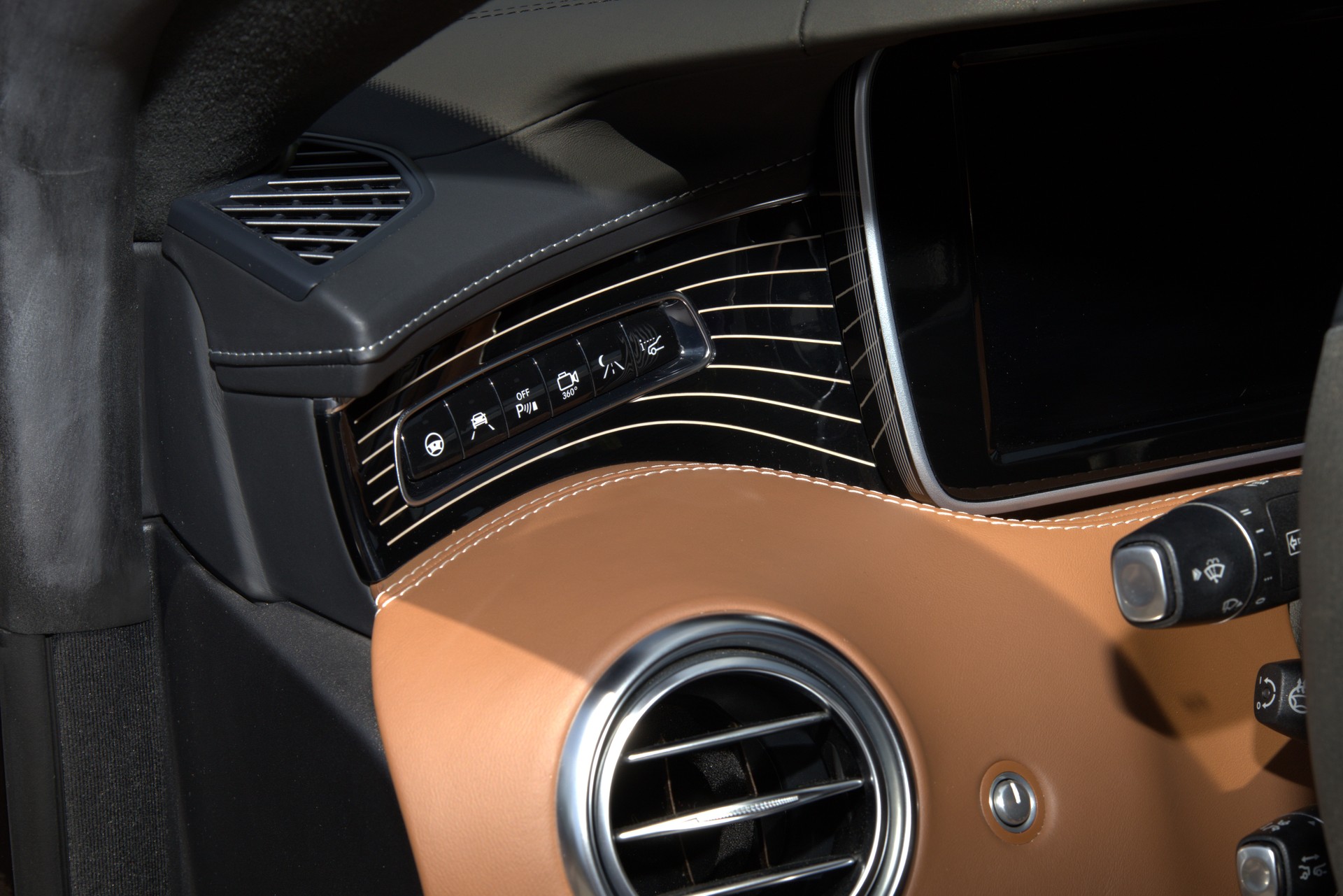 MERCEDES-BENZ S 63 AMG Coupé 4Matic Speedshift-image-10