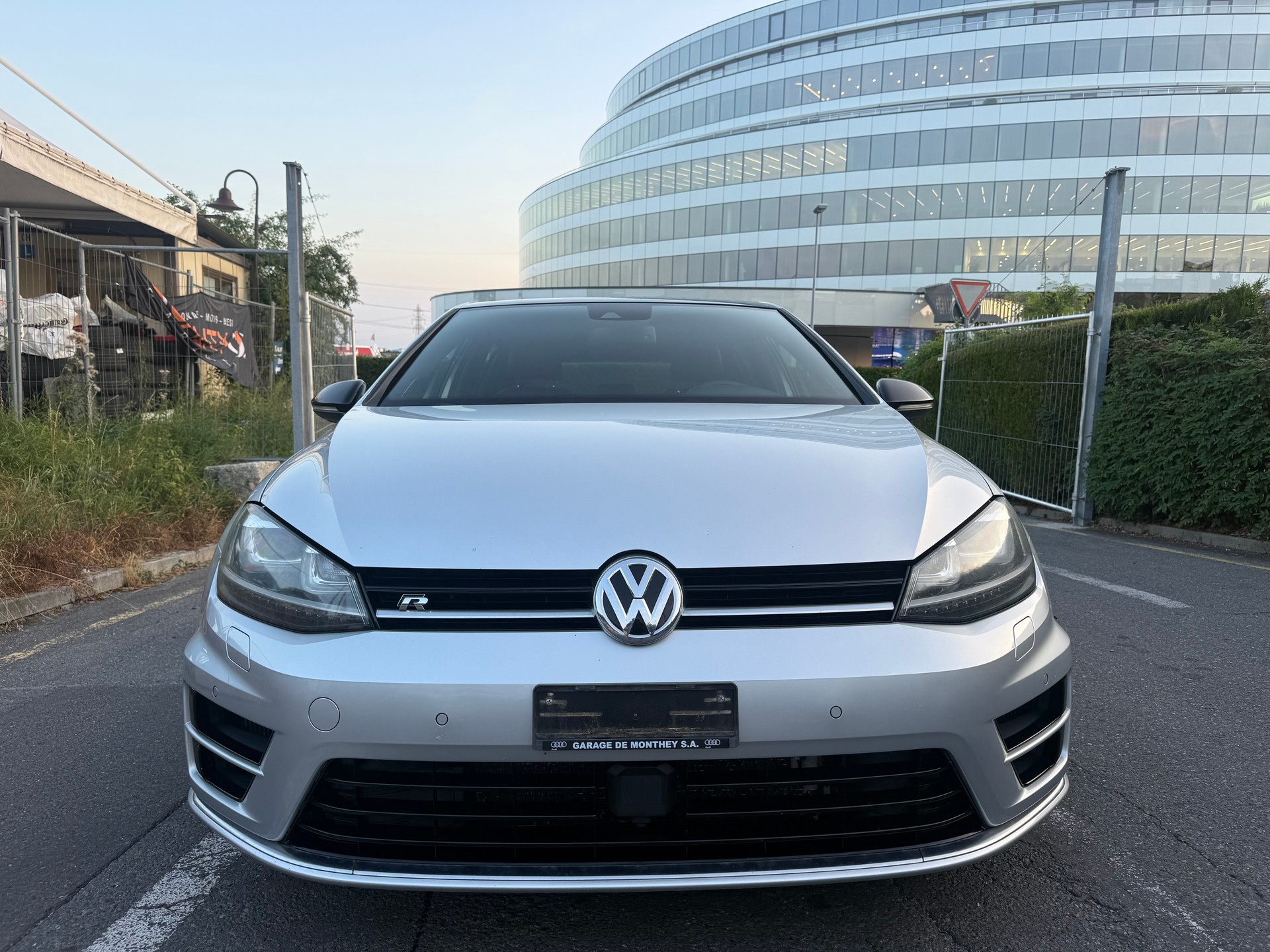 VW Golf 2.0 TSI R 4Motion DSG-image-1