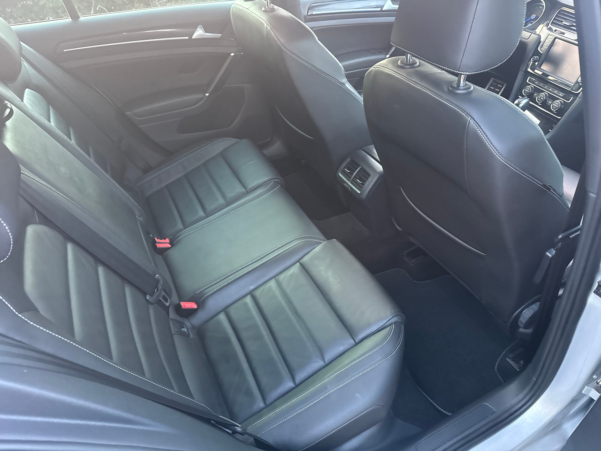 VW Golf 2.0 TSI R 4Motion DSG-image-8