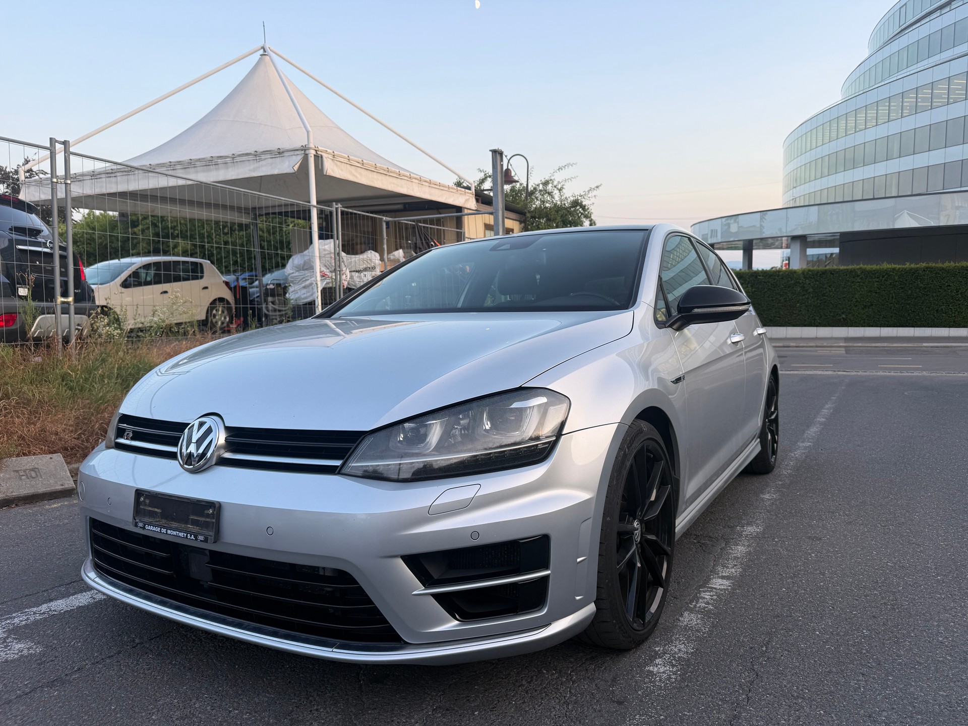 VW Golf 2.0 TSI R 4Motion DSG-image-2