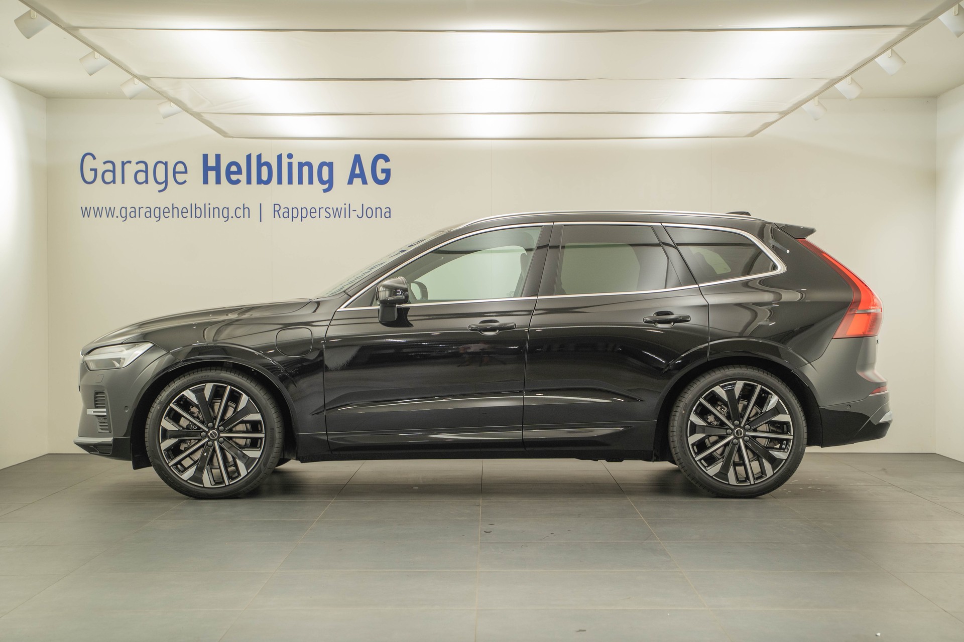 VOLVO XC60 2.0 T8 TE Ultra Bright eAWD-image-2
