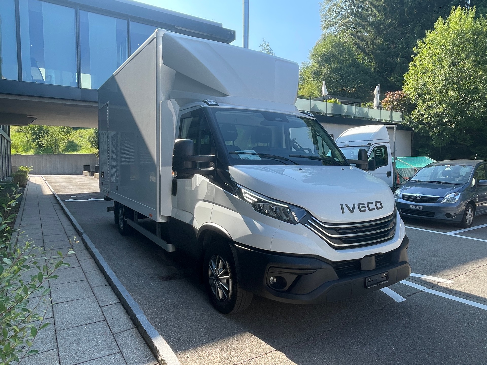 IVECO 35 S 18H V Kofferumbau mit Hebebühne-image-9