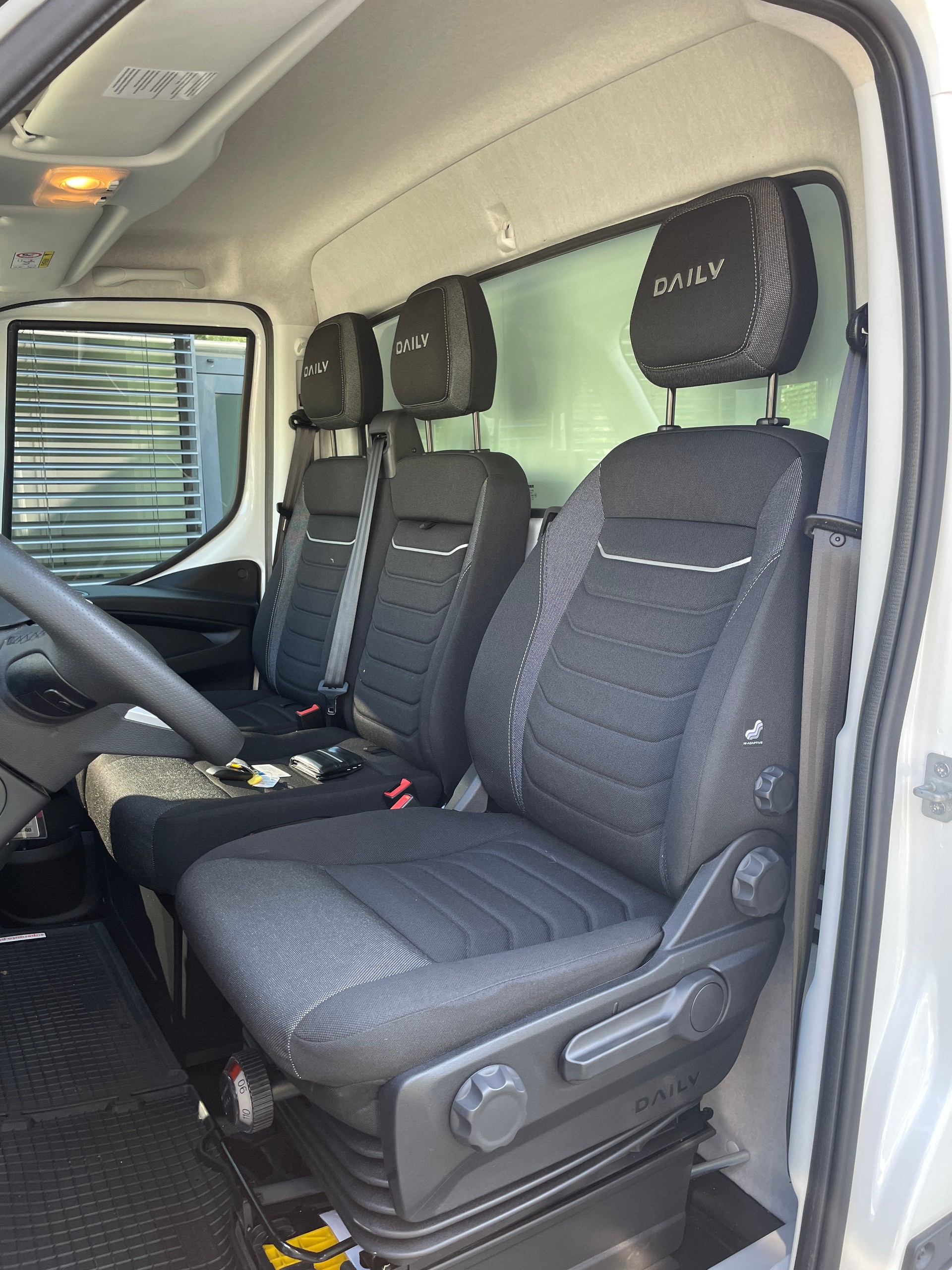 IVECO 35 S 18H V Kofferumbau mit Hebebühne-image-15