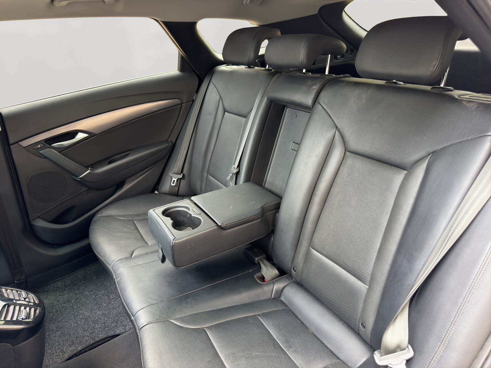 HYUNDAI i40 Wagon 1.7 CRDI Vertex Automatic-image-3