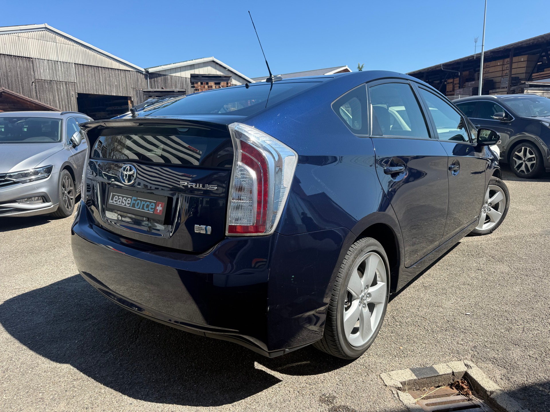 TOYOTA Prius 1.8 16V HSD Sol-image-2